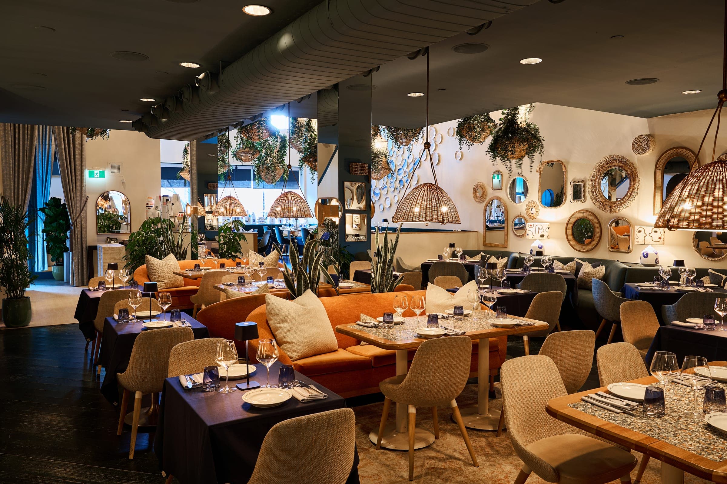 Dining room ambiance